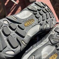 Hiking Boots KEEN Size 11 Wide 