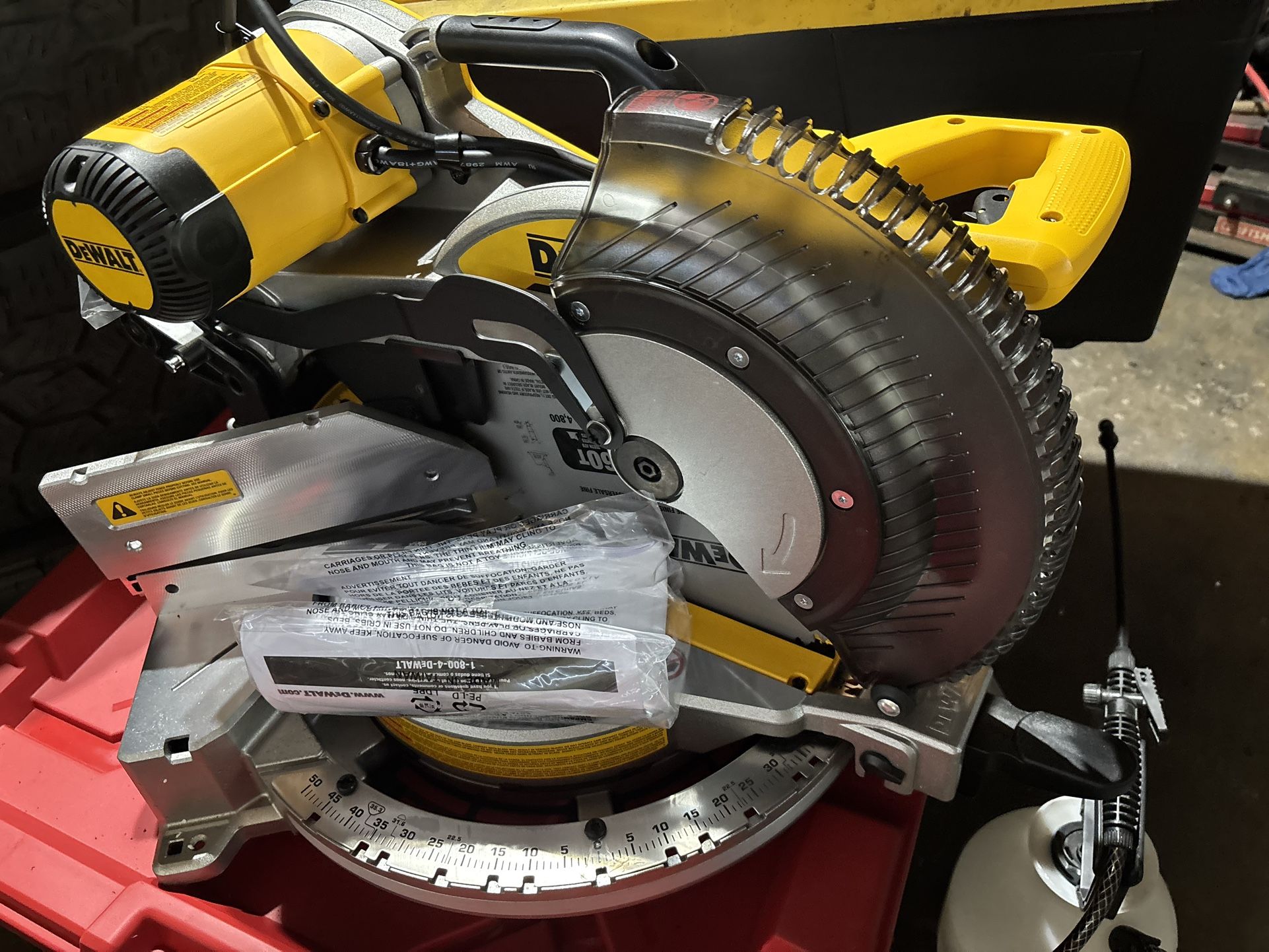 Dewalt double bevel miter saw DWS716