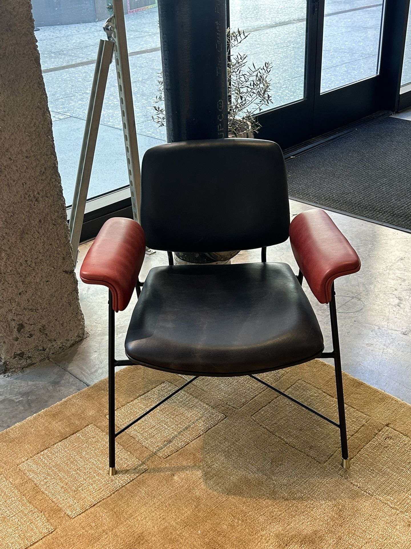 BRAND NEW ACCENT CHAIR!