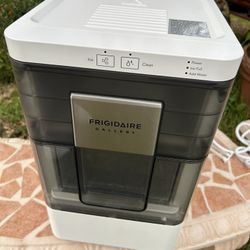 Frigidaire Countertop Ice Maker