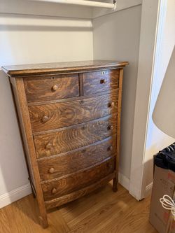 Antique Dresser With Vanity For Sale. Lightly Used.