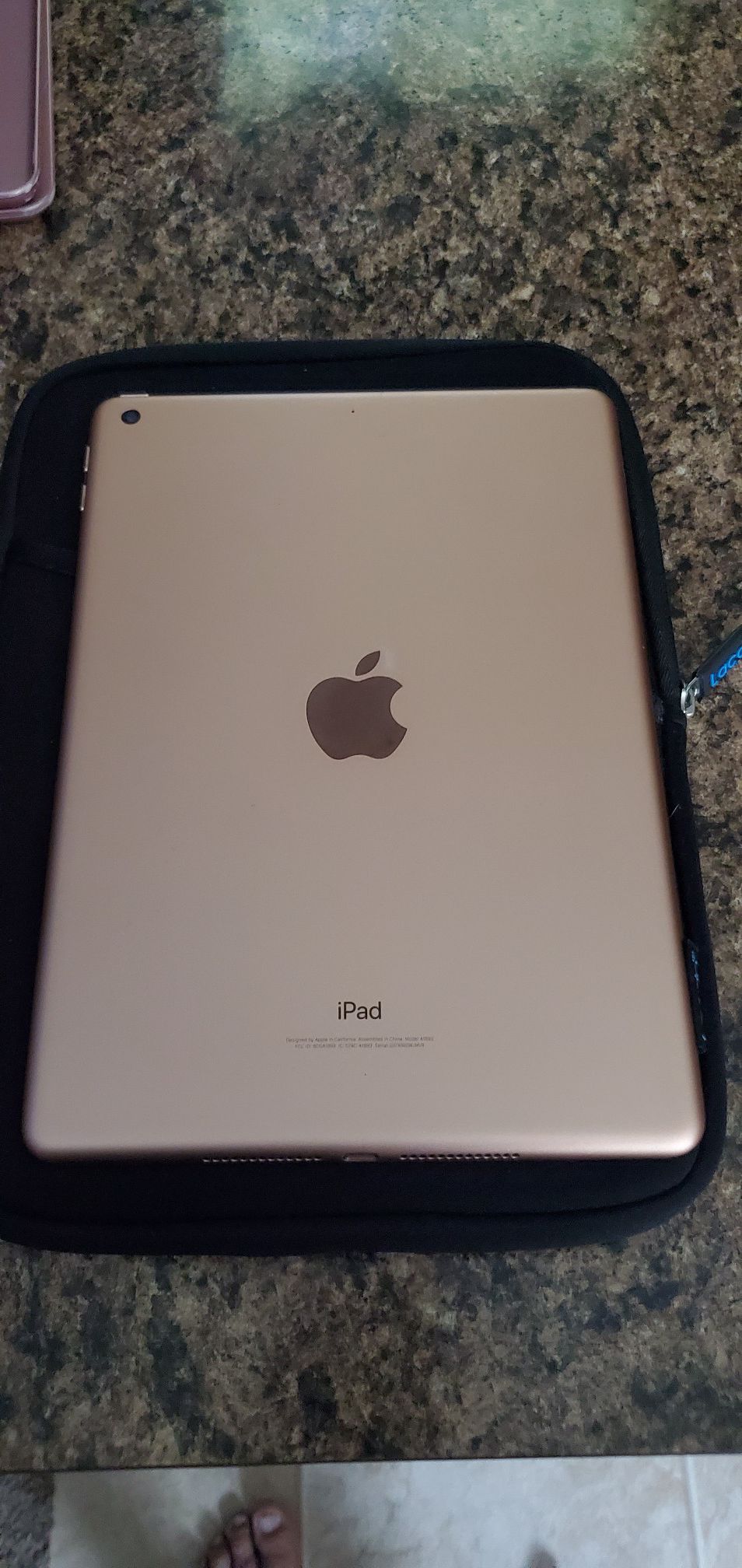 Ipad 6th Generation, Excellent condition