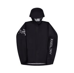 Arc’teryx Norvan Jacket – Size M