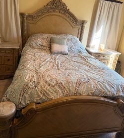 Queen size bedroom set