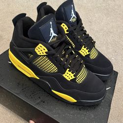 Jordan 4 Thunder