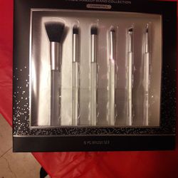 New Makeup BRUSHES. $6