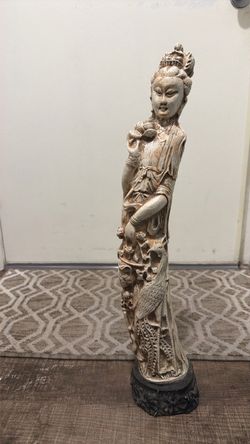 Carved Guanyin Goddess Figurine Statue