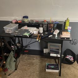 Computer desk