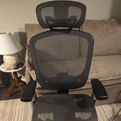 Staples Hyken Ergonomic Mesh Swivel Task Chair