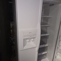 Kenmore Fridge Apt Size 36 By 69 High Ice Maker And Water Despenser Works 
