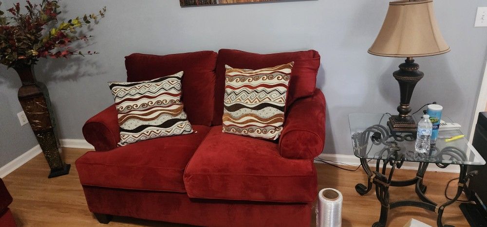 Sofa,Loveseat And Table