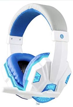 Gaming headset that lights up