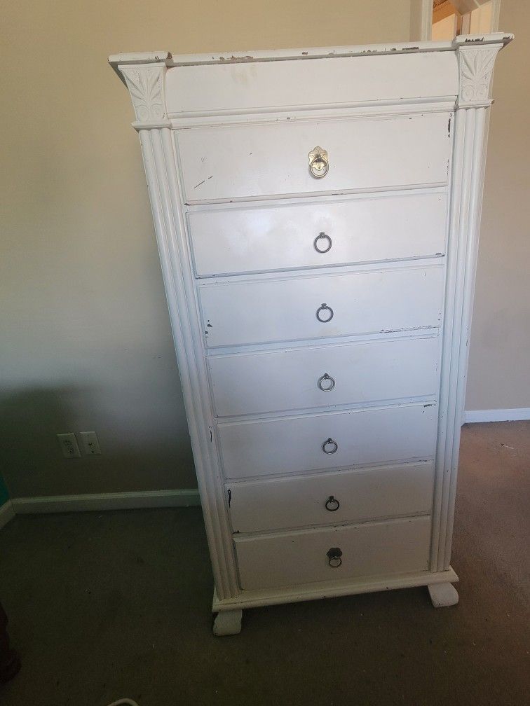 Perfect Vintage Dresser