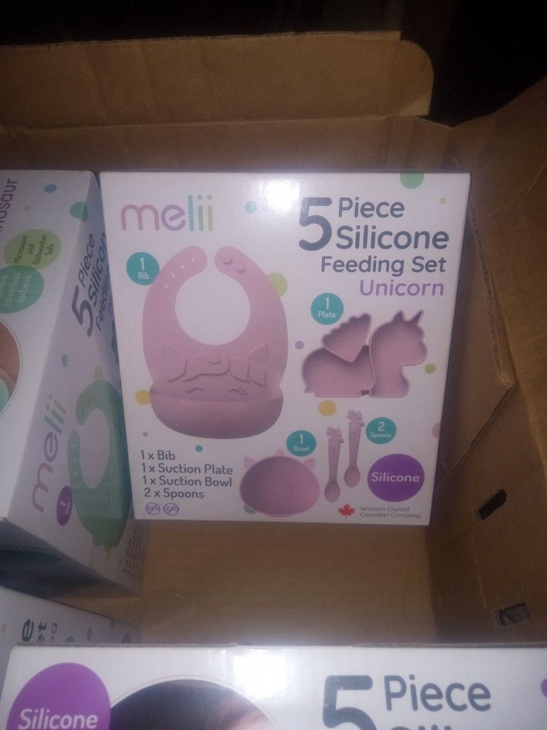 7 5-PIECE SILICONE FEEDING SET FOR INFANTS