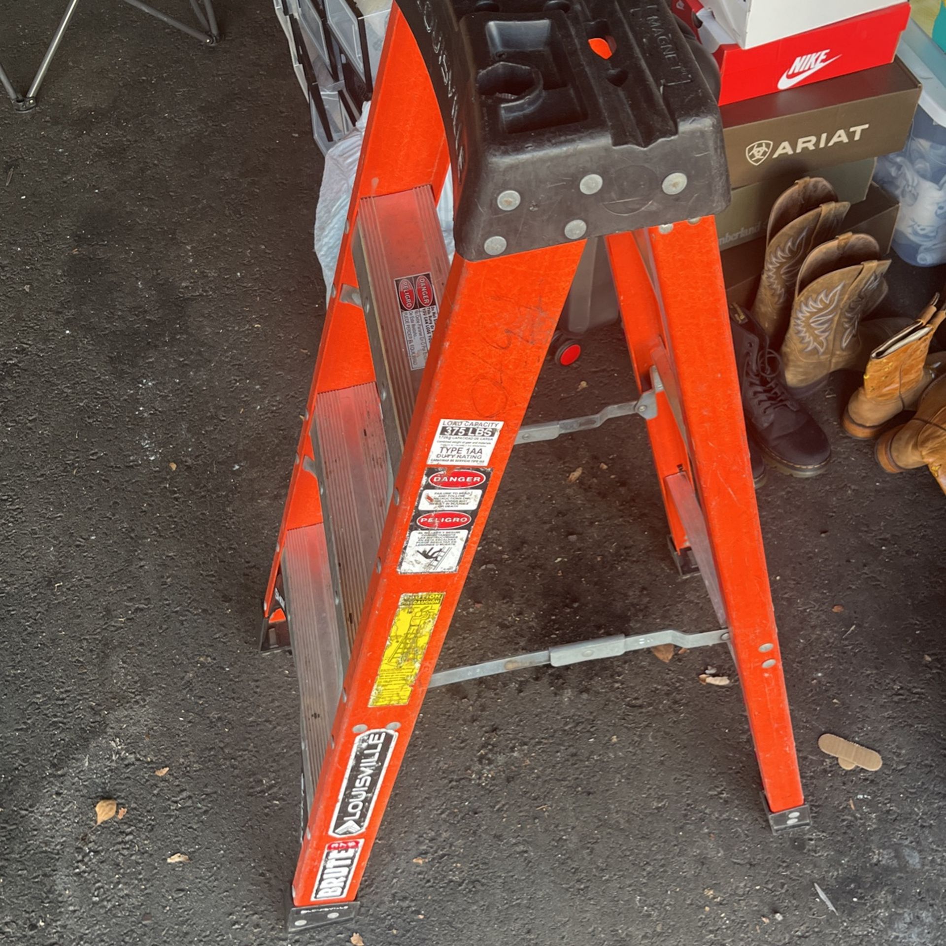 louisville brute 375 3 step ladder