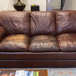 Free Leather Lazy Boy Coach .  Sits Great !  No Tears Or Wrips .   The Seats Are Worn . 