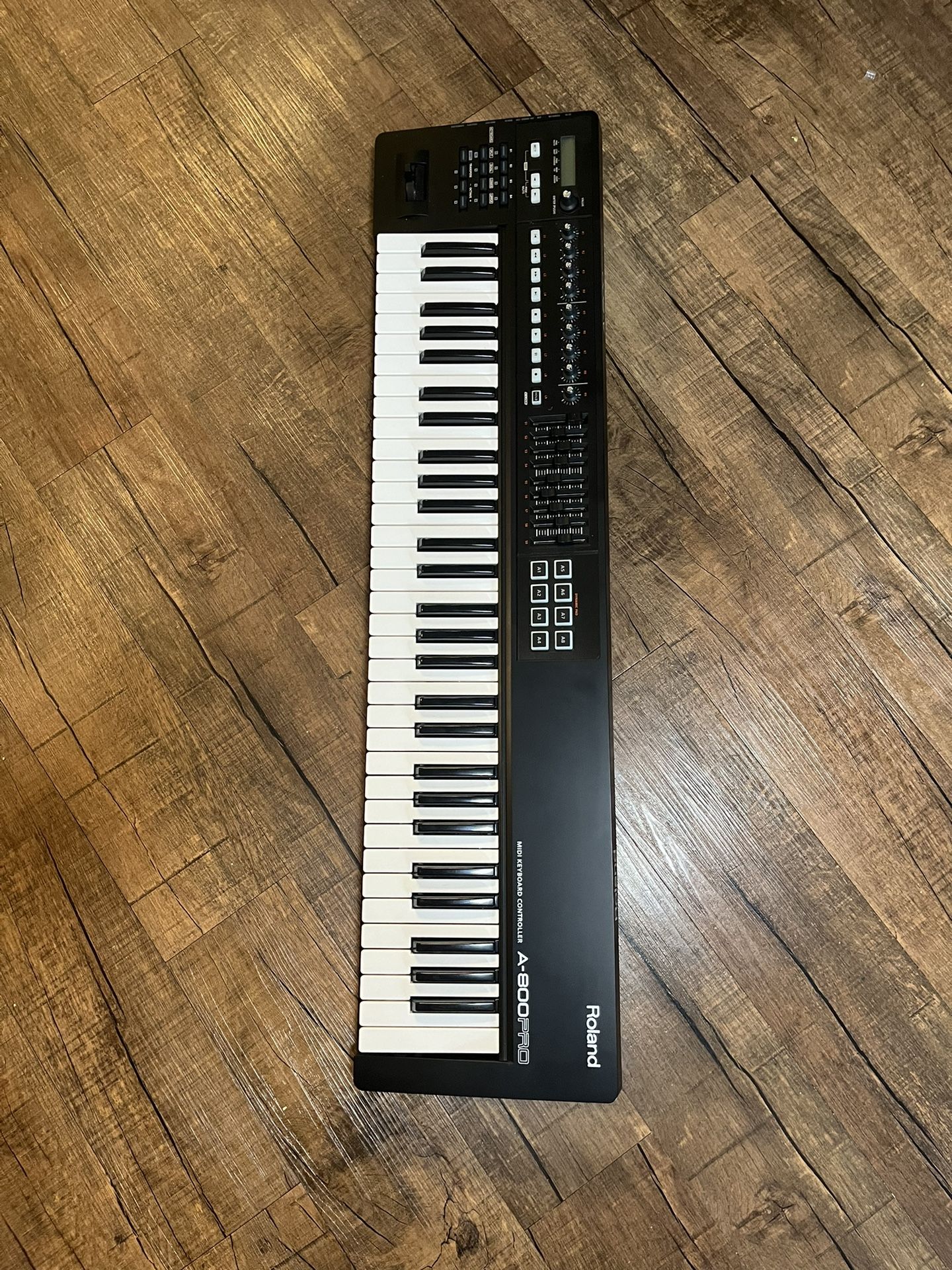 Roland A-800PRO-R 61-key MIDI Keyboard Controller, Black