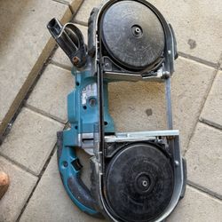 Makita 18 V Deep cut Bandsaw