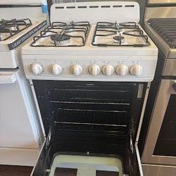 Avanti 24" White Freestanding Gas Range