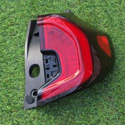 GMC TERRAIN Taillamp Right Side(Passenger) 2022 2023 2024 OEM LED 