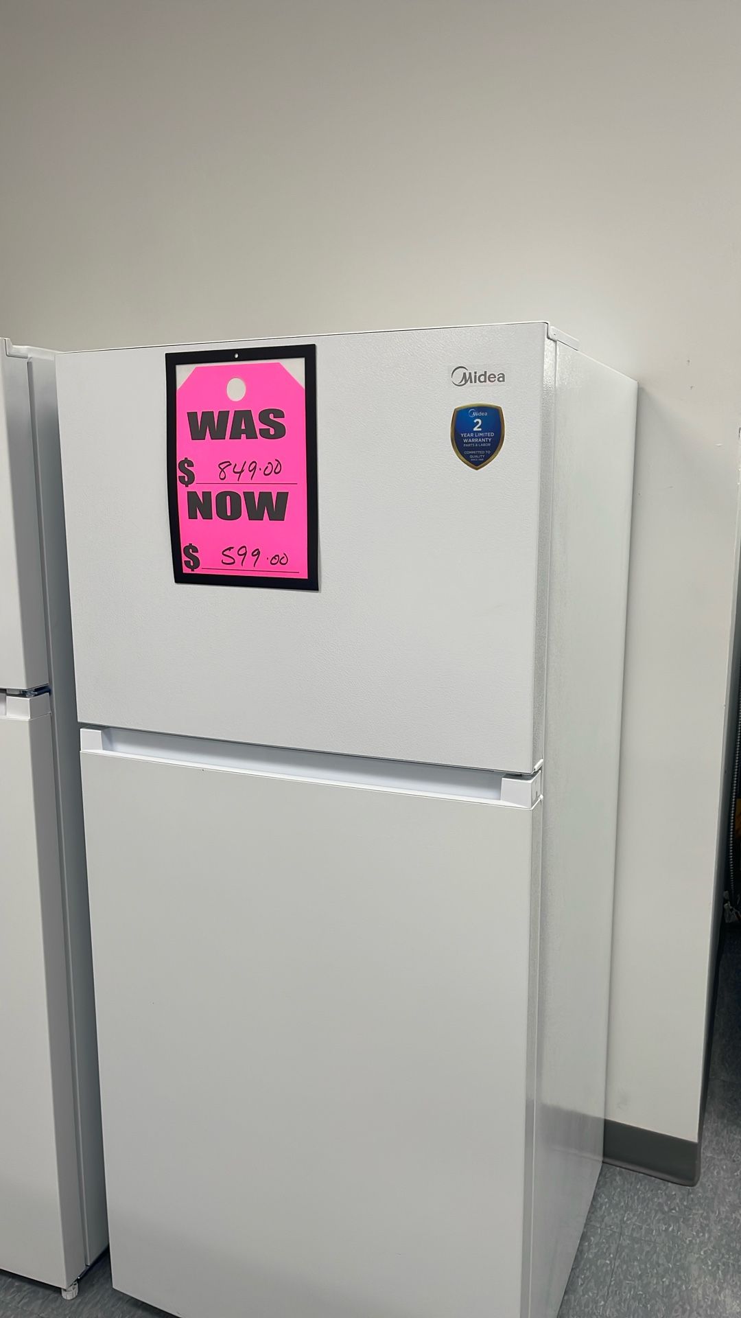 New Midea 18 Cu Ft Top And Bottom Fridge. 1 Year Warranty 