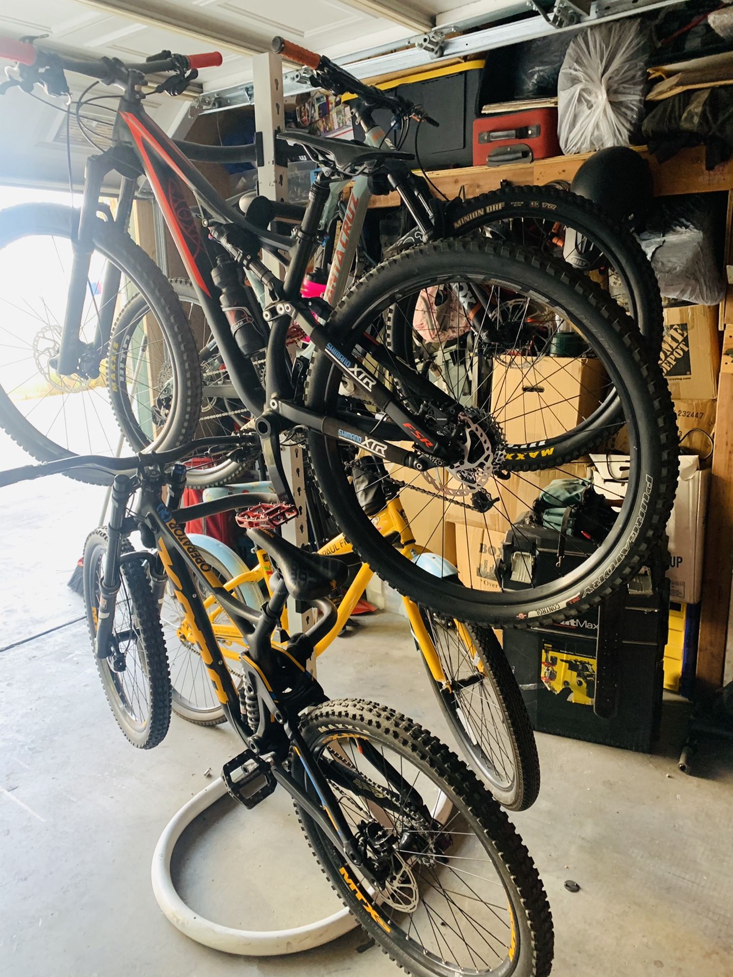 Bicycle rack for 4 bikes (BIKES ARE NOT FOR SELL , DONT ASK!