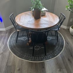 Dining Room Table And Chairs 