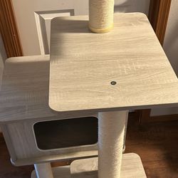 Lightly Used Cat Tree – Great Condition – Missing Top Beds (Cheap to Replace!)