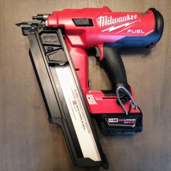 Milwaukee M18 Fuel 21 Degree Framing Nailer 