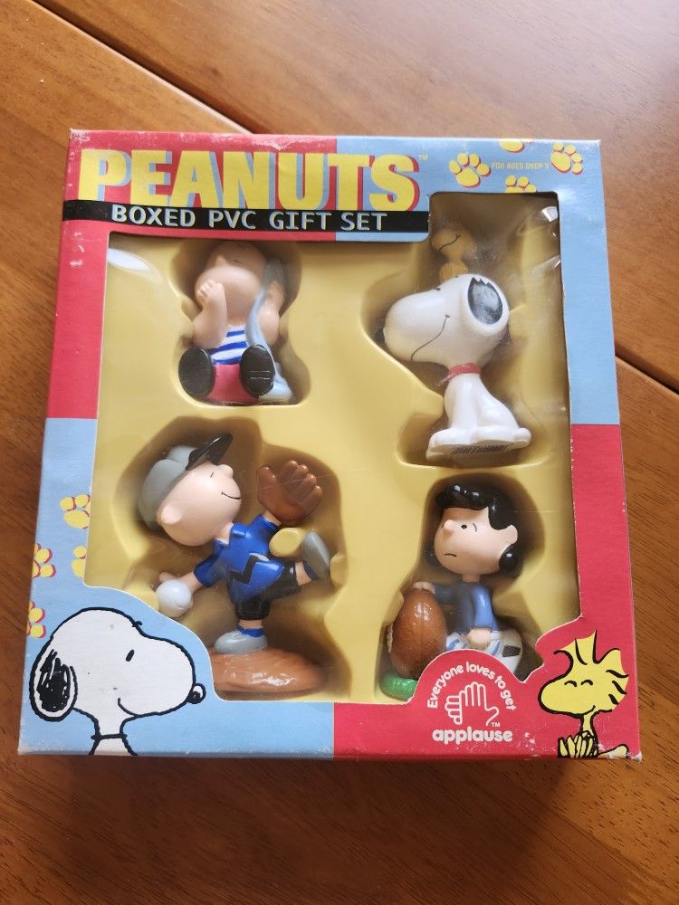 Peanuts Boxed PVC Set