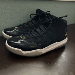 Jordan Max Aura Black Gold