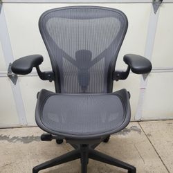2025 Herman Miller Aeron Remastered Size B Computer Desk Office Chair, Posturefit SL Lumbqr