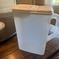 Cat/dog Food Container 
