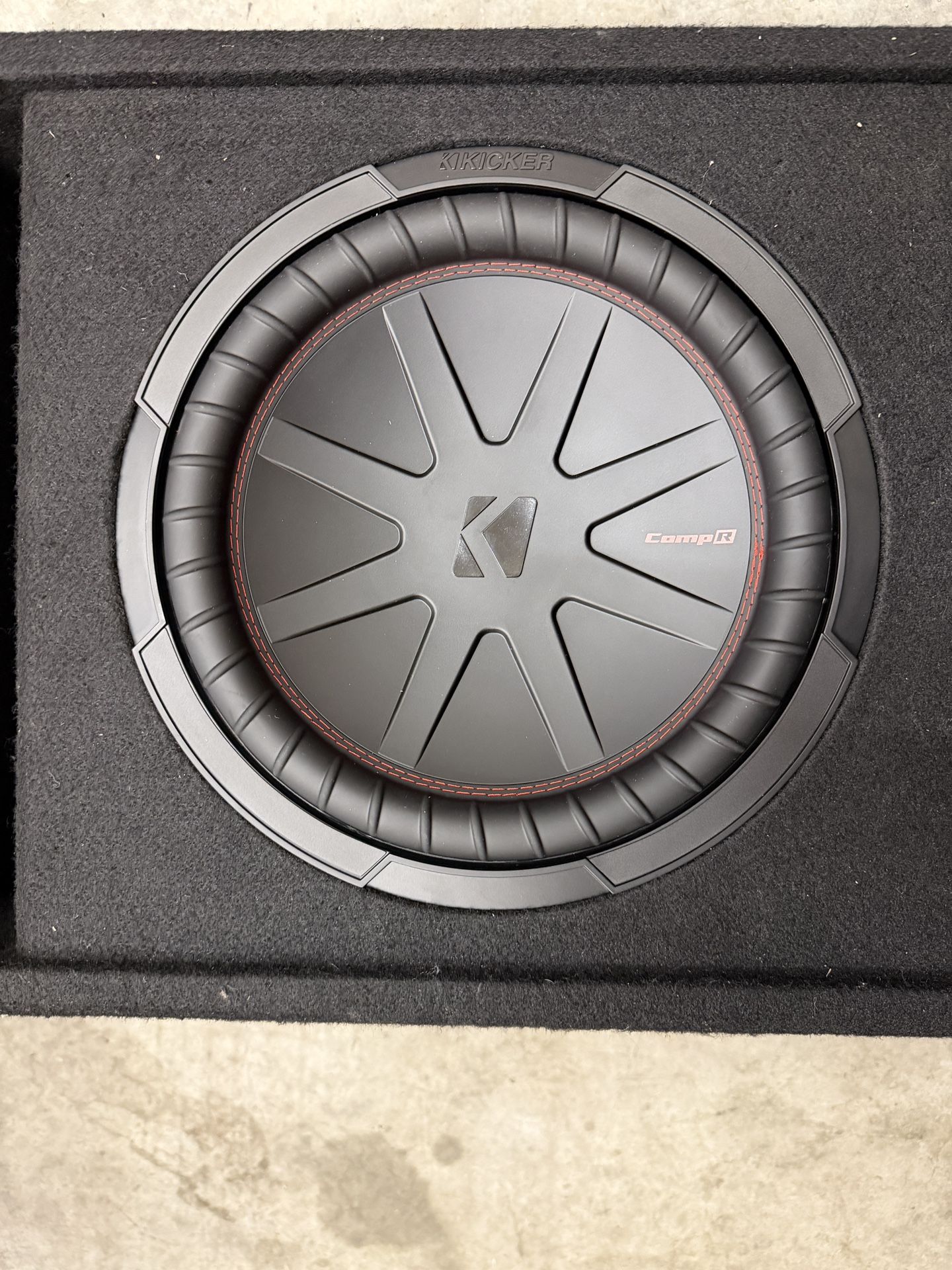 Kicker comp R loaded enclosure with soundstream amp