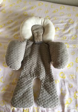 JJ Cole body support at car seat for baby