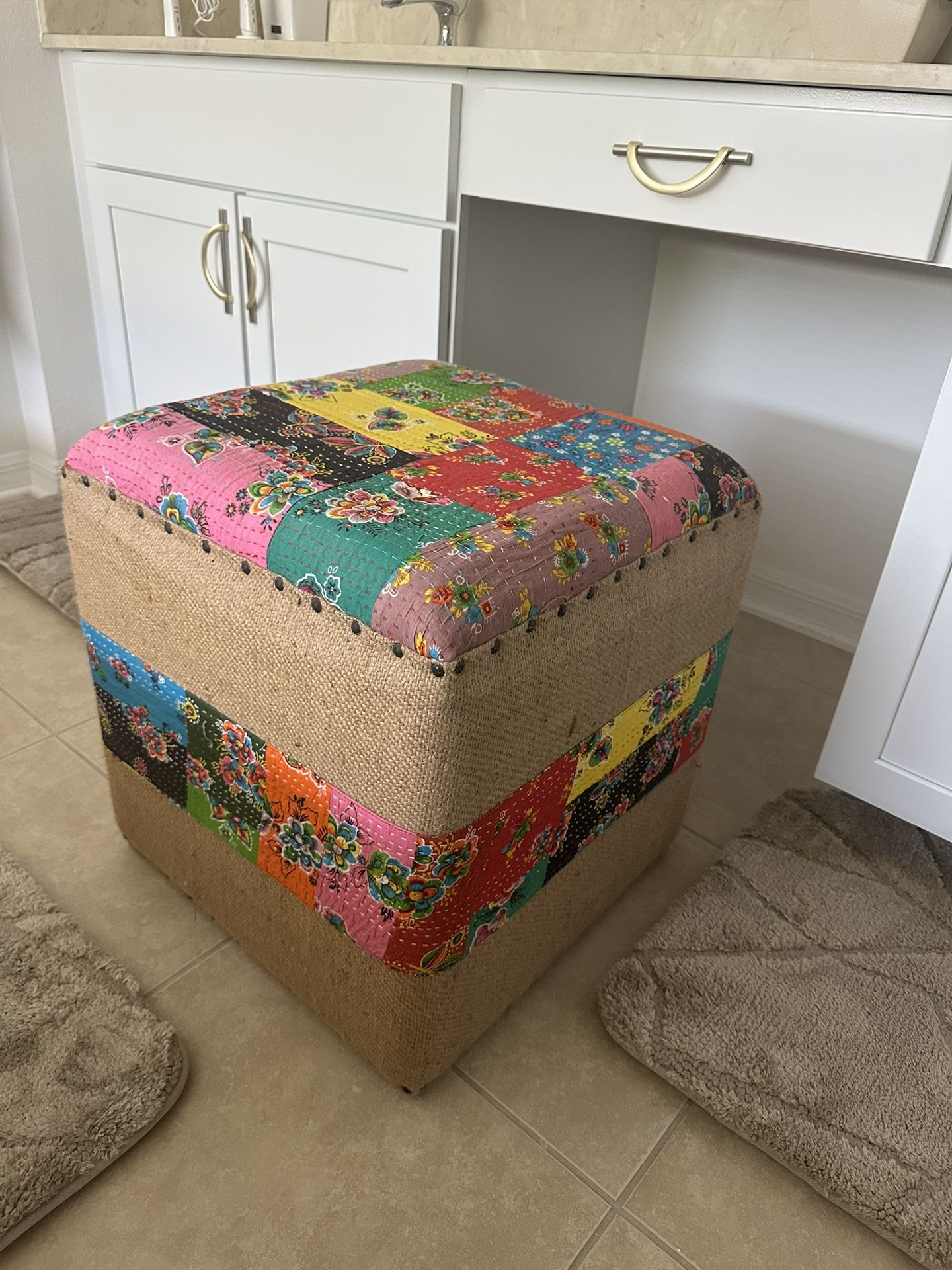 Ottomans cube
