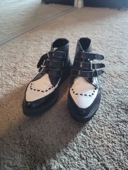 T U K Shoes