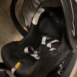 Chicco KeyFit 35 child safety seat