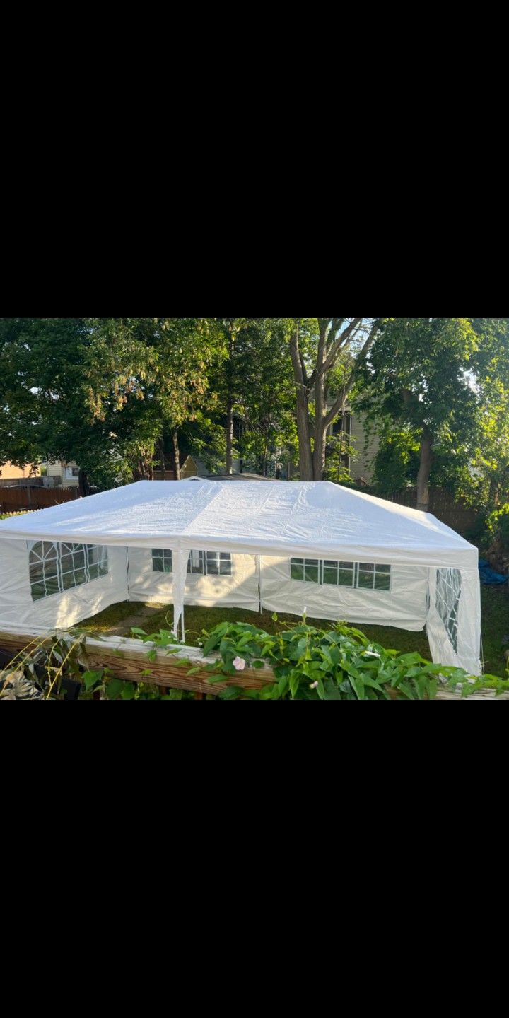 Family Big Large Enclosed Shelter Event Party Big 10x20 Tent New ๐ 150 only 1 more left New. Strong. Stabilized. With removable sidewalls windowsโจโญ
