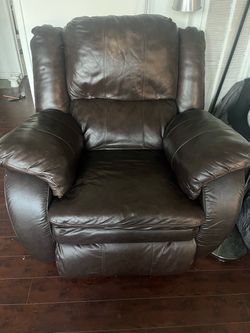 LEATHER RECLINER