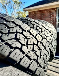 (6) Lt 245-75-17 Toyo At3s tires
