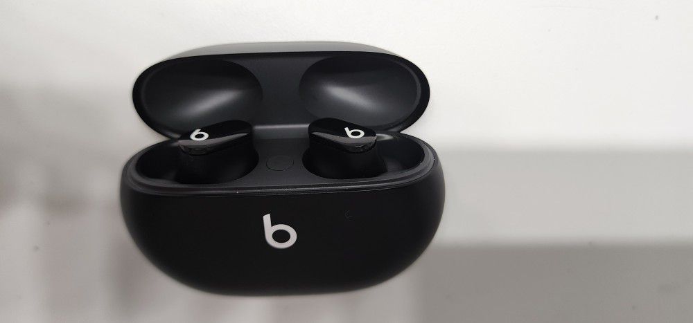 Wireless Earbuds (Beats Studio BUDS) 