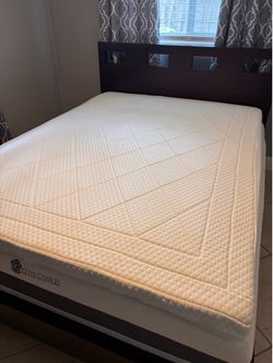 Memory foam mattress topper- queen size