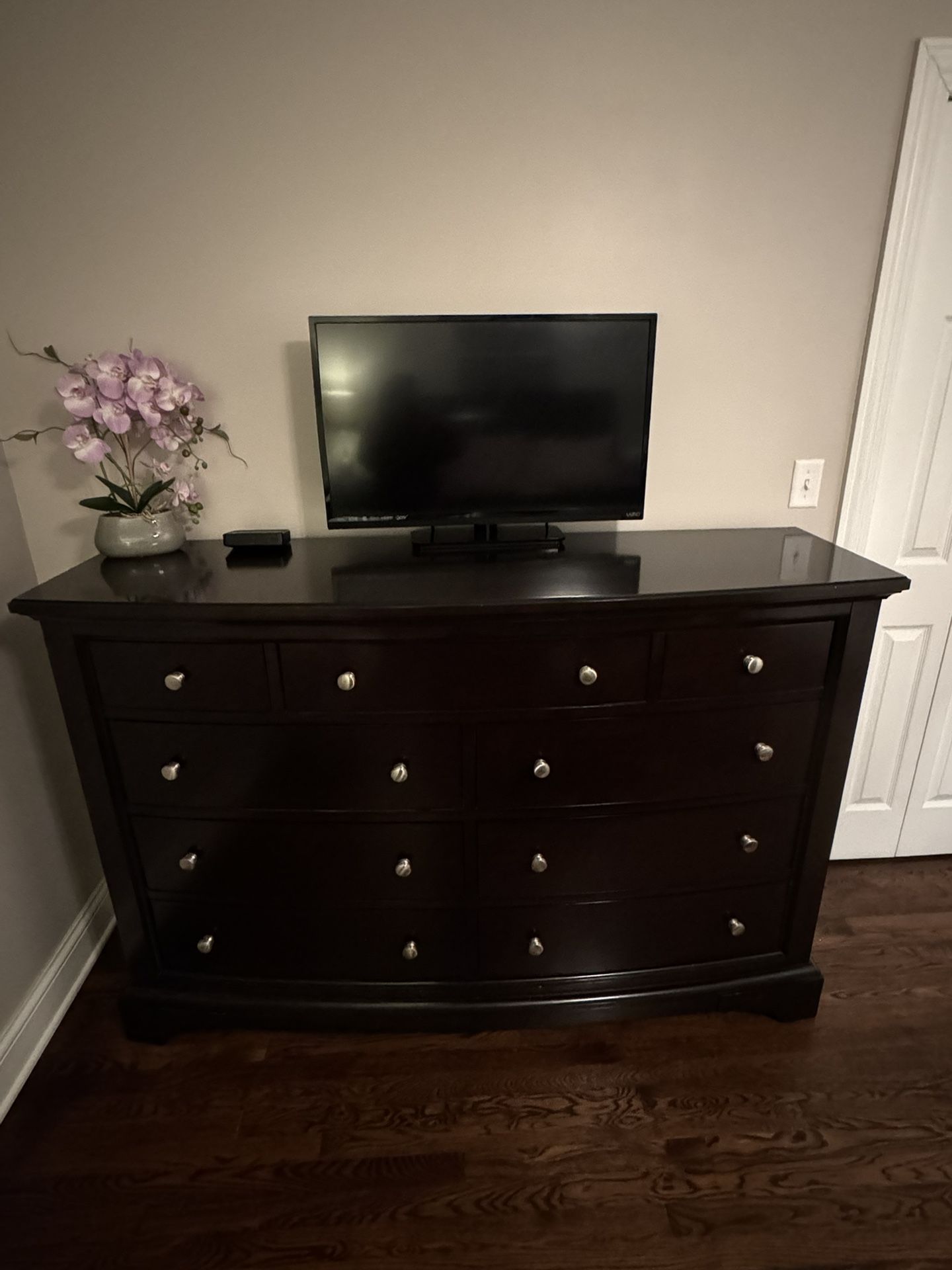 5 Piece Queen Size Bedroom Set