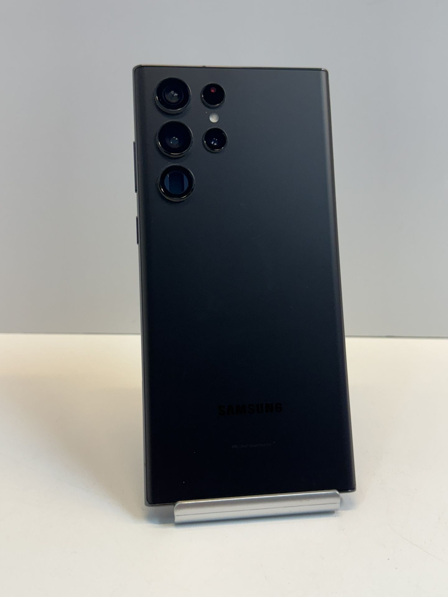 Samsung Galaxy S22 Ultra 128gb. ( Factory Unlocked )