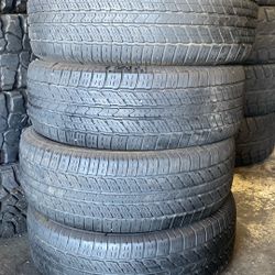 265/65R17 Marca Dunlop Usadas En Muy Buenas Condiciónes De Vida 