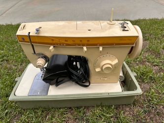 Vintage Made in Italy Singer Sewing Machine