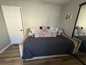 Twin bed with trundle and 2 matresses