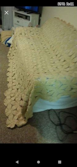 Antique Handmade Bedspread  full.  very nice  ,