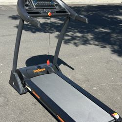 Brand New  Automatic Incline Treadmill Worth $490